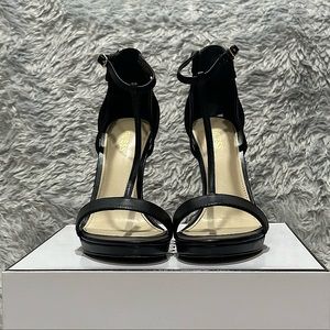 Guess T-Strap, Black Genuine Leather, Size 8.5, *NEW* Condition! GREAT DEAL!*